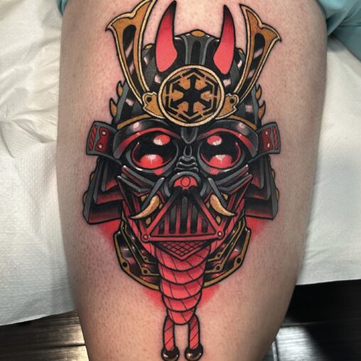 Tatuaje neotradicional samurái InkFamia